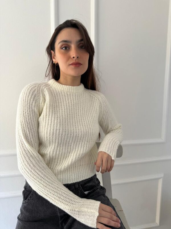 SWEATER CAYE - Image 2